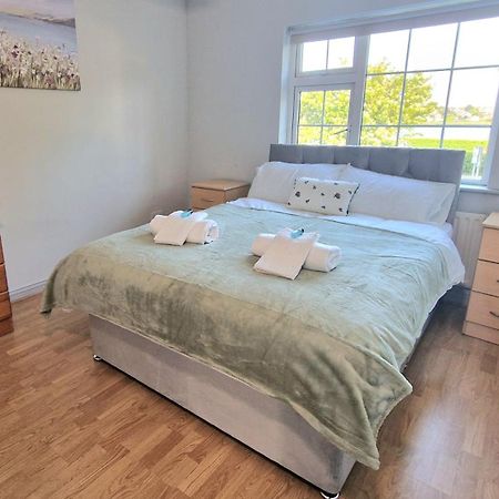4 Bedroom Townhouse กัลเวย์ ภายนอก รูปภาพ