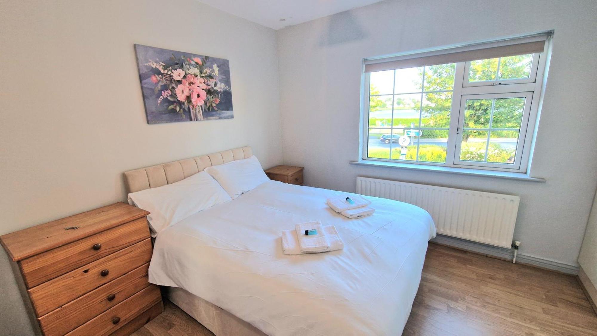4 Bedroom Townhouse กัลเวย์ ภายนอก รูปภาพ